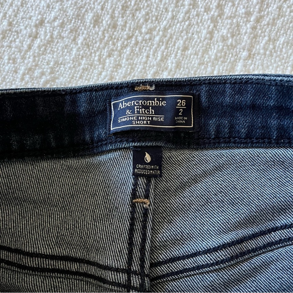 Abercrombie & Fitch dark blue denim jean shorts high rise size 2/26 - Picture 2 of 3
